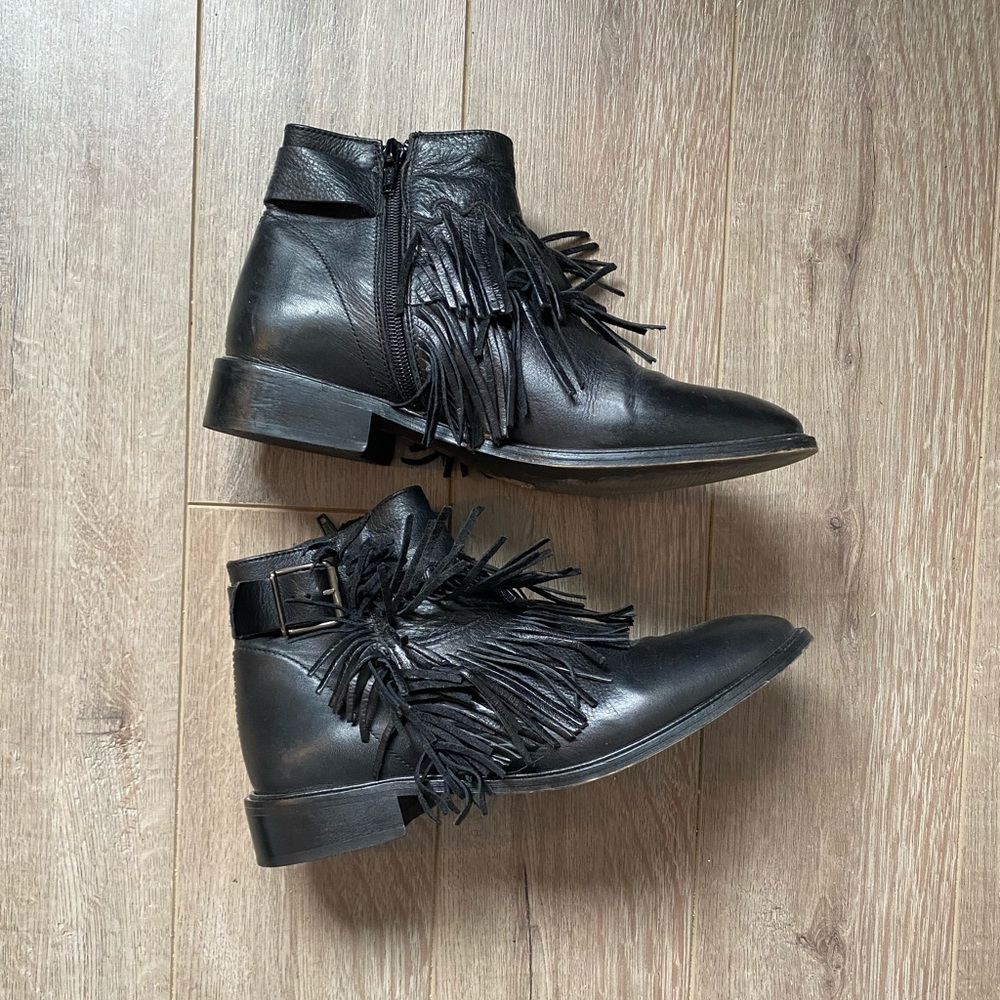 Black fringed leather booties